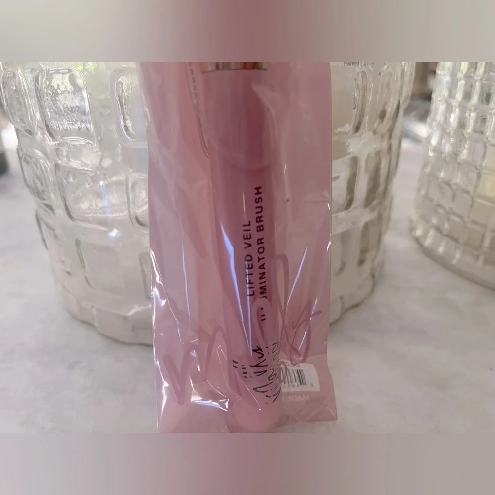 Mally Lifted Veil Makeup Brush 🩷New In Sealed Package🩷